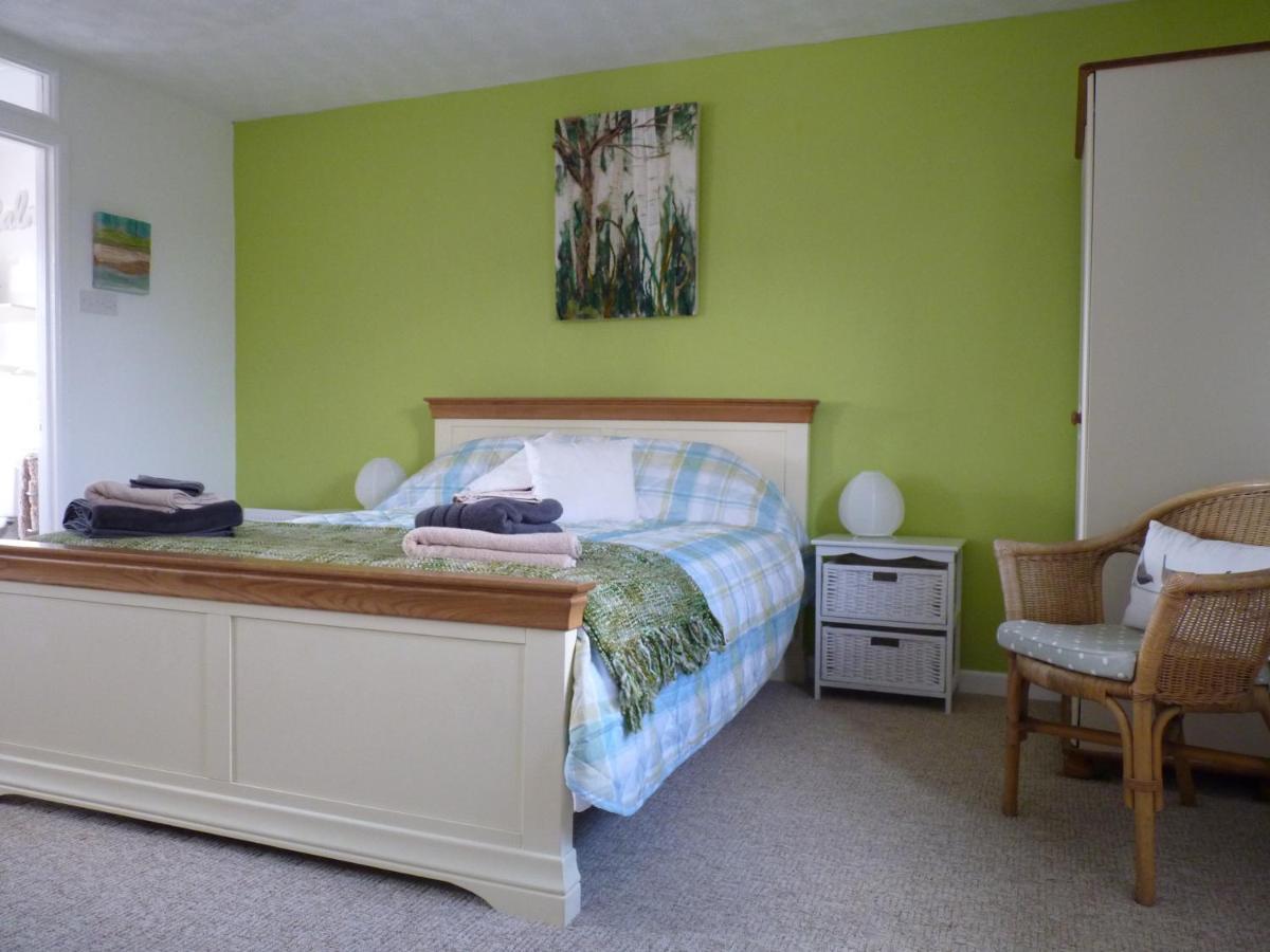 The Farthings Bed & Breakfast บรอนตัน ภายนอก รูปภาพ